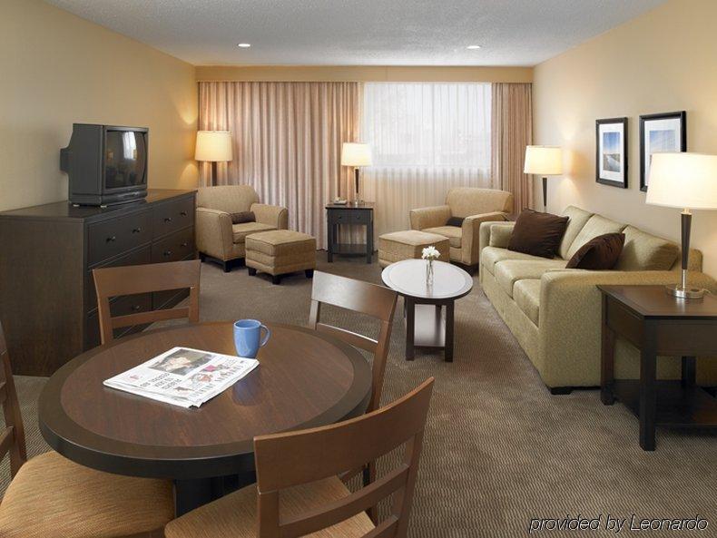 Baymont By Wyndham Red Deer Hotel Kamer foto