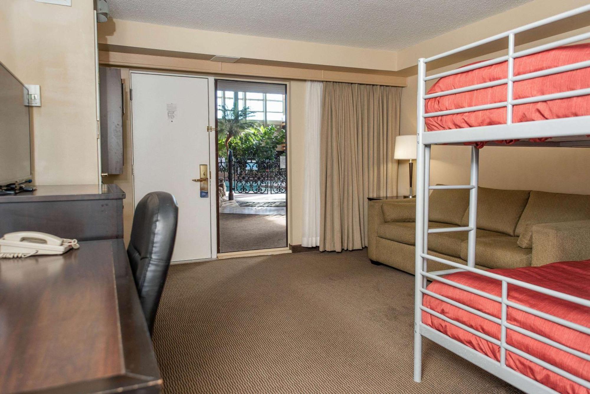 Baymont By Wyndham Red Deer Hotel Buitenkant foto