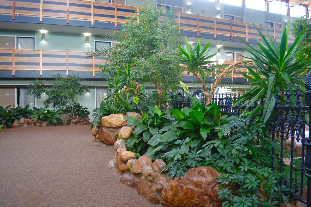 Baymont By Wyndham Red Deer Hotel Buitenkant foto