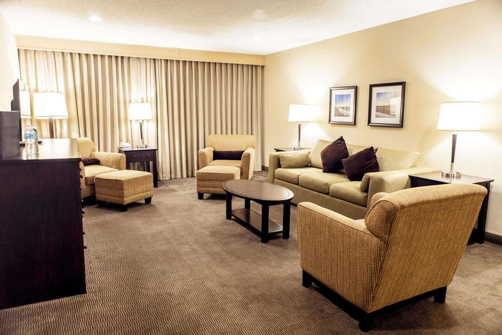 Baymont By Wyndham Red Deer Hotel Buitenkant foto