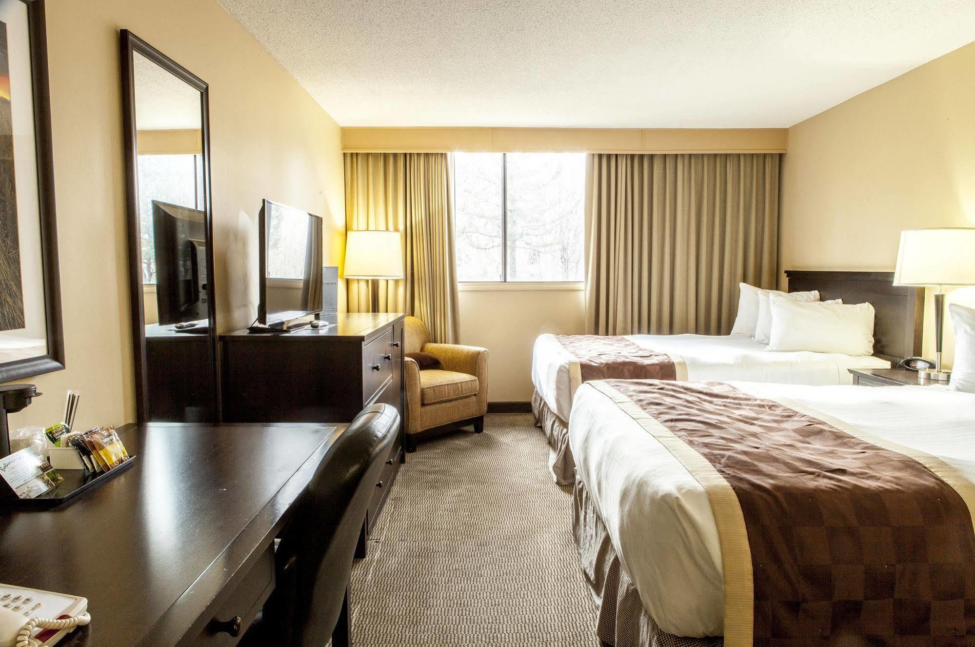 Baymont By Wyndham Red Deer Hotel Buitenkant foto