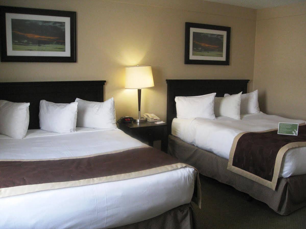 Baymont By Wyndham Red Deer Hotel Buitenkant foto